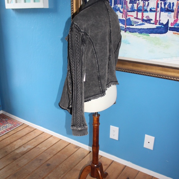 Sold! - Picture 4 of 5